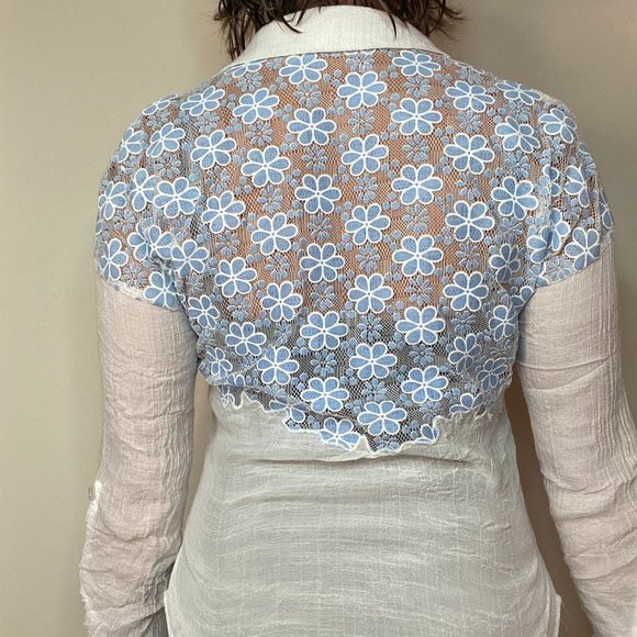 Blouse, White & Blue lacy back - Picture 4 of 5